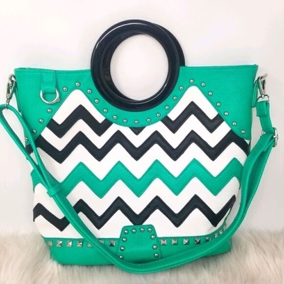 Zig Zag Design Large Tote Bag with Round Handles. - Picture 1 of 14